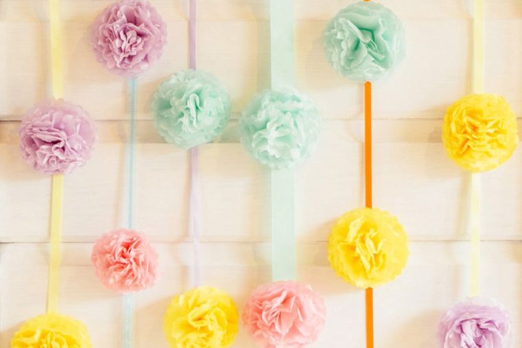 deco idéer nytt år pompoms-krans-papper-att-göra-sig själv