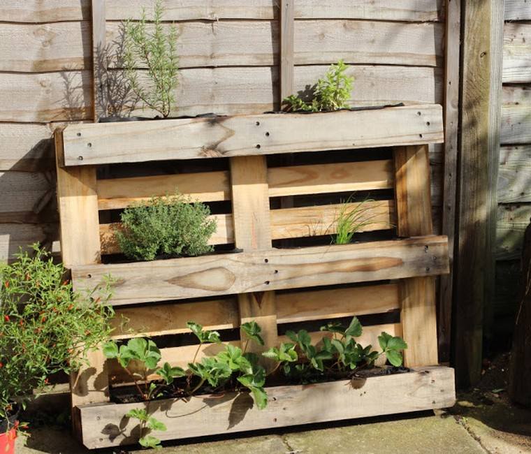 DIY planter in pallet ideas-jardiniere-in-palette-deco