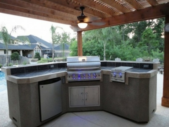 central island outside kitchen