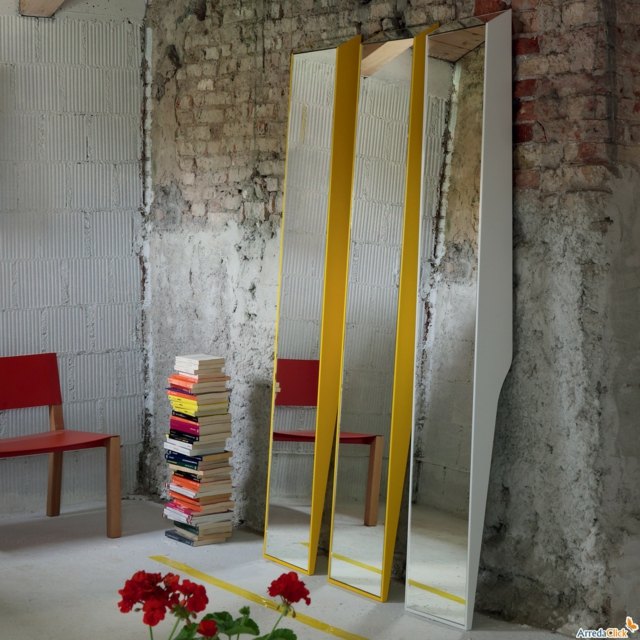 modern design vardagsrum spegel