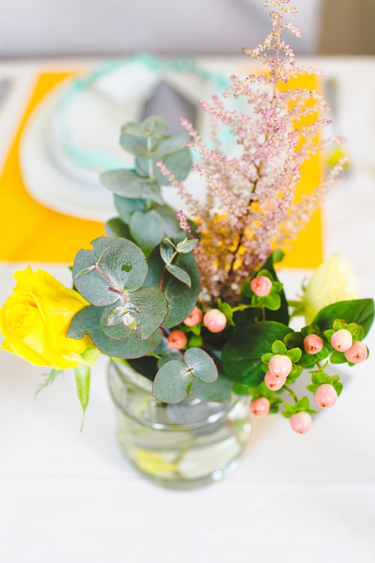 interior deco autumn table floral composition