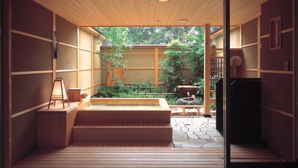 outdoor jacuzzi japanese wood