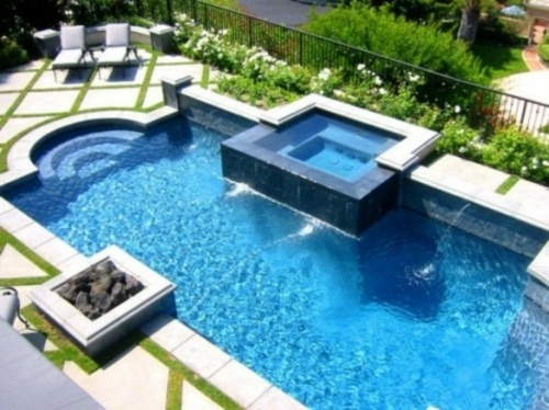 jacuzzi outdoor pool tiling blue garden