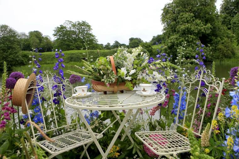 English garden deco flowers