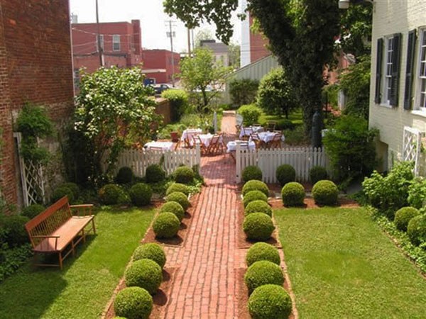 garden in inner courtyard