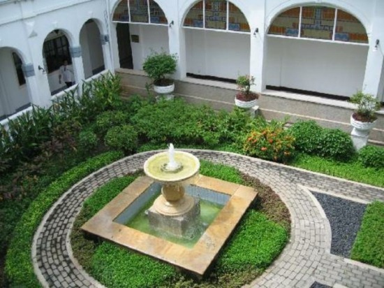 garden deco fountain