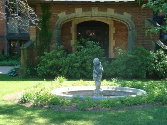 garden fountain statuette