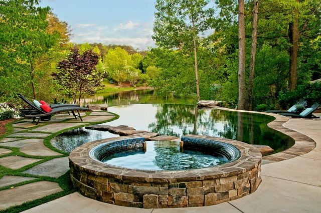 Interesting garden round pool