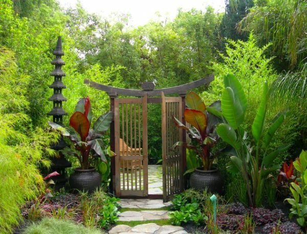 unique Japanese garden decor