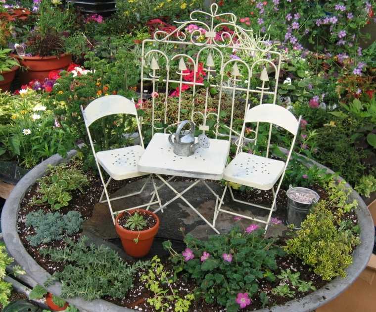 miniature garden idea deco pots flowers plants