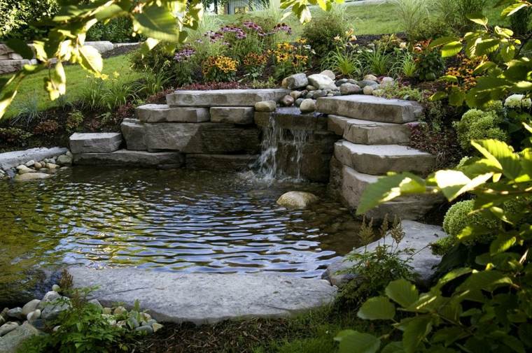 waterfall garden idea basin d'eau aménagement extérieur déco pierre 