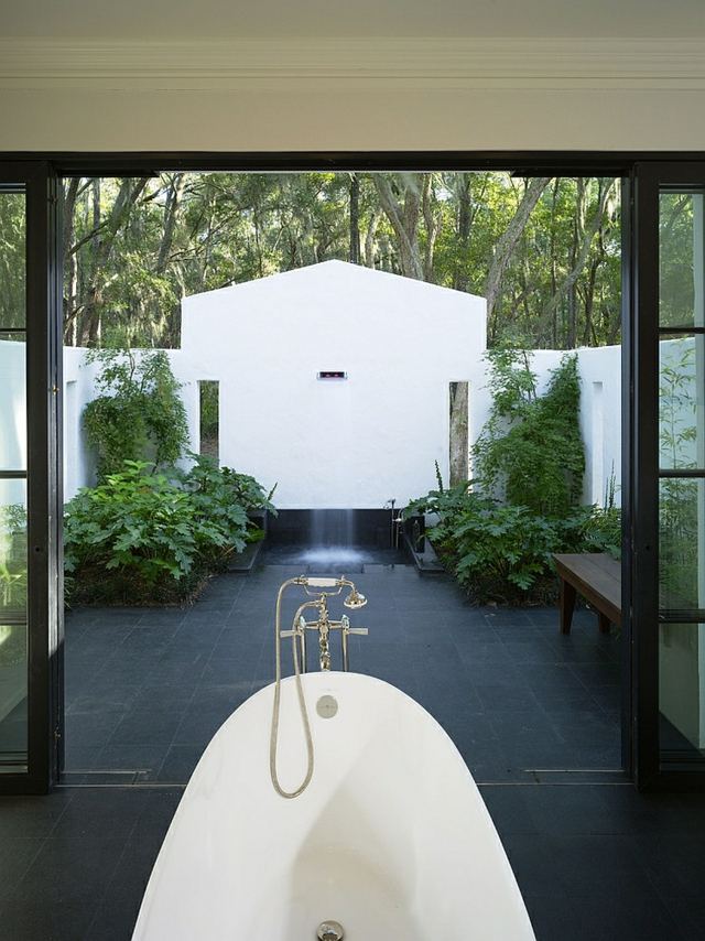 garden bathroom bath tub