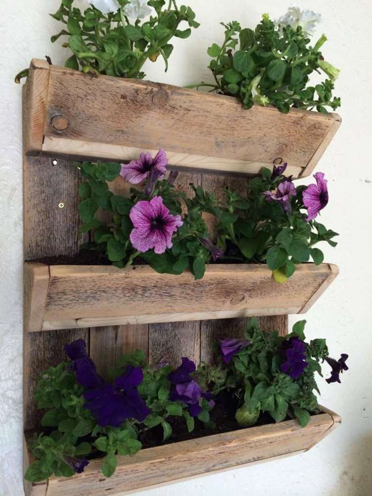 vertical garden with recupere wood