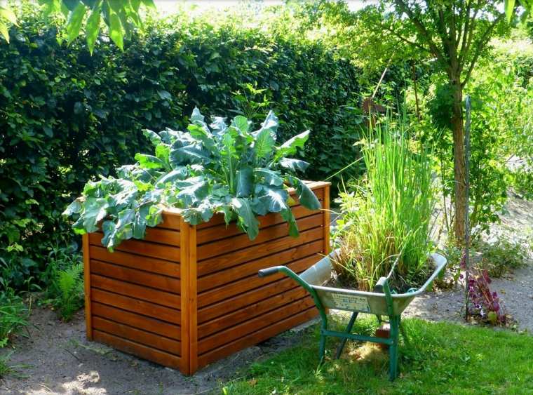 gardening-standing action-smart