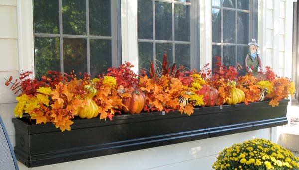 balcony planter in the colors of l'automne