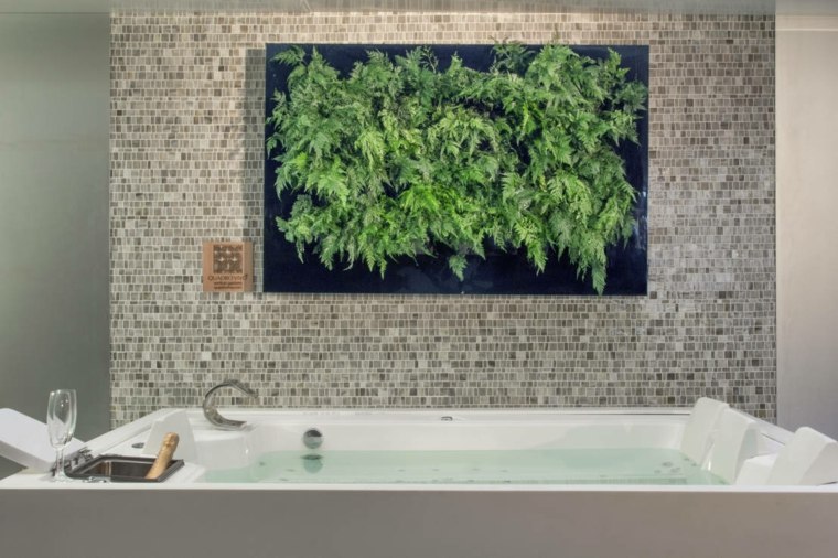 hanging gardens deco interior bathroom