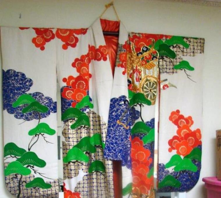 kimono-gantung dinding-hiasan