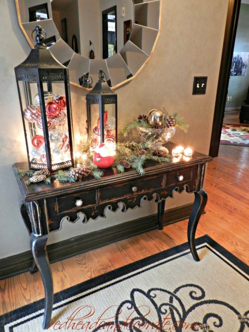 lantern deco christmas hallway