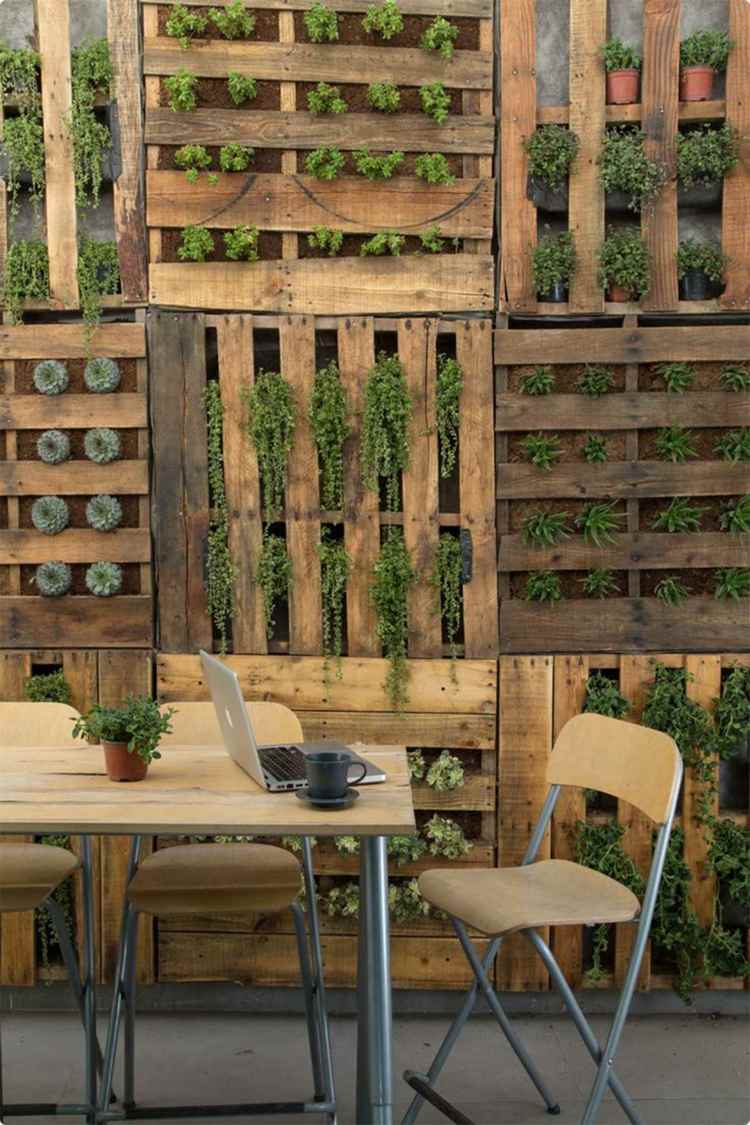 hanging gardens DIY wood pallets