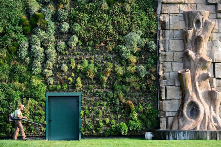 the hanging gardens photo facade exterieure