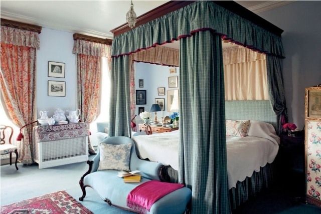 bed canopy-idea-original-bedroom-bed-chair every comfort