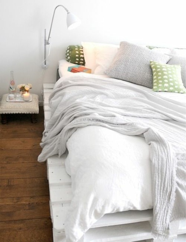 bed-white-wood pallet de