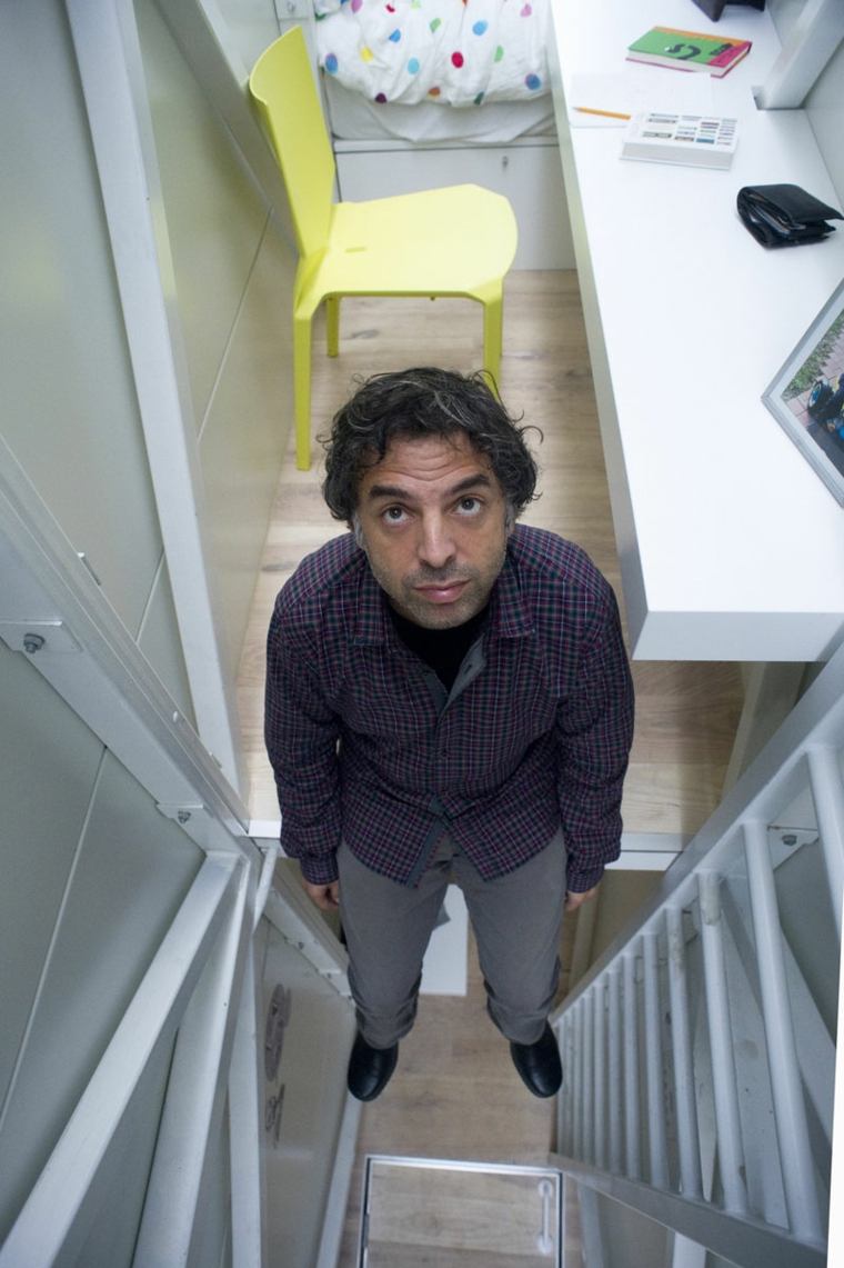 etgar keret house poolgne nenavadno stanovanje