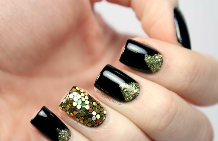 new year looks black deco nails