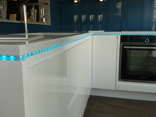 luminaire-kitchen-original-idea-led-color-blue