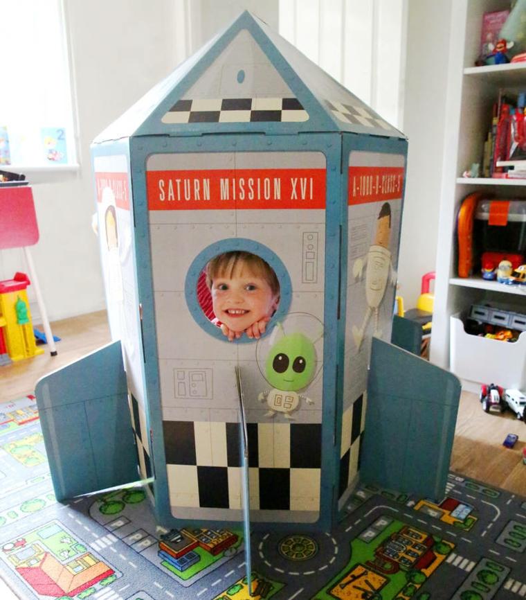 spaceship child idea cardboard diy activity brico