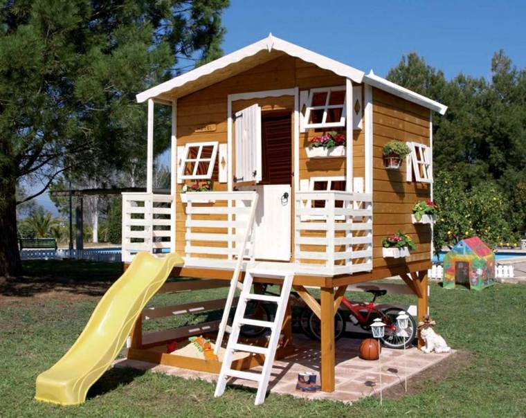 house-timber-area-to-play-outside-children