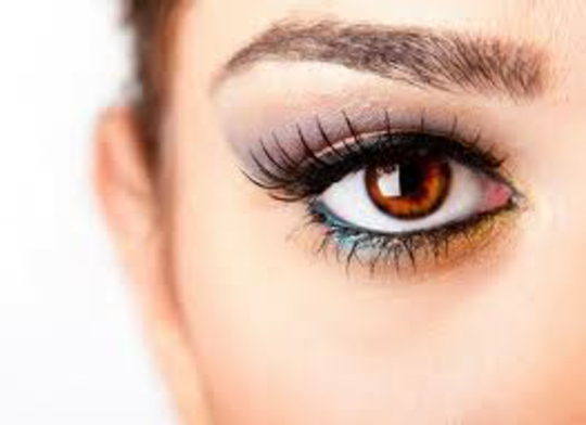 makeup trend brown eyes