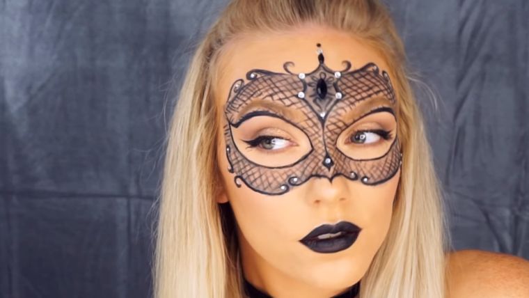 make-up-halloween-woman-simple-fast-ball-mask-tutorial