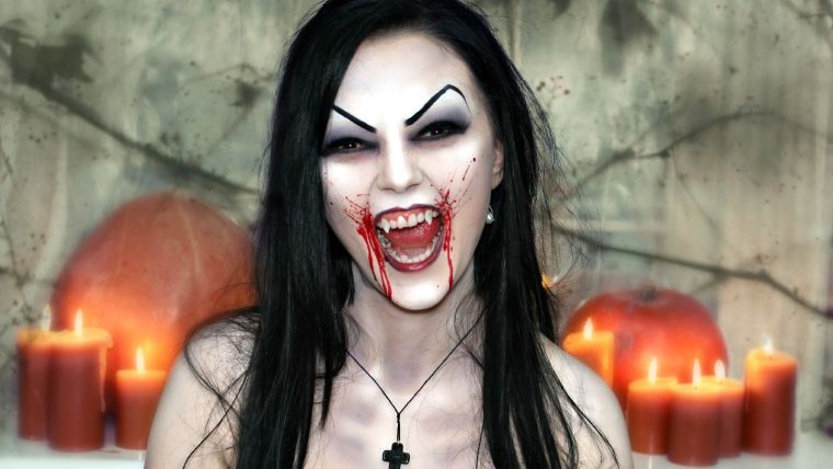 makeup-Halloween-skræmmende-girl-vampyr