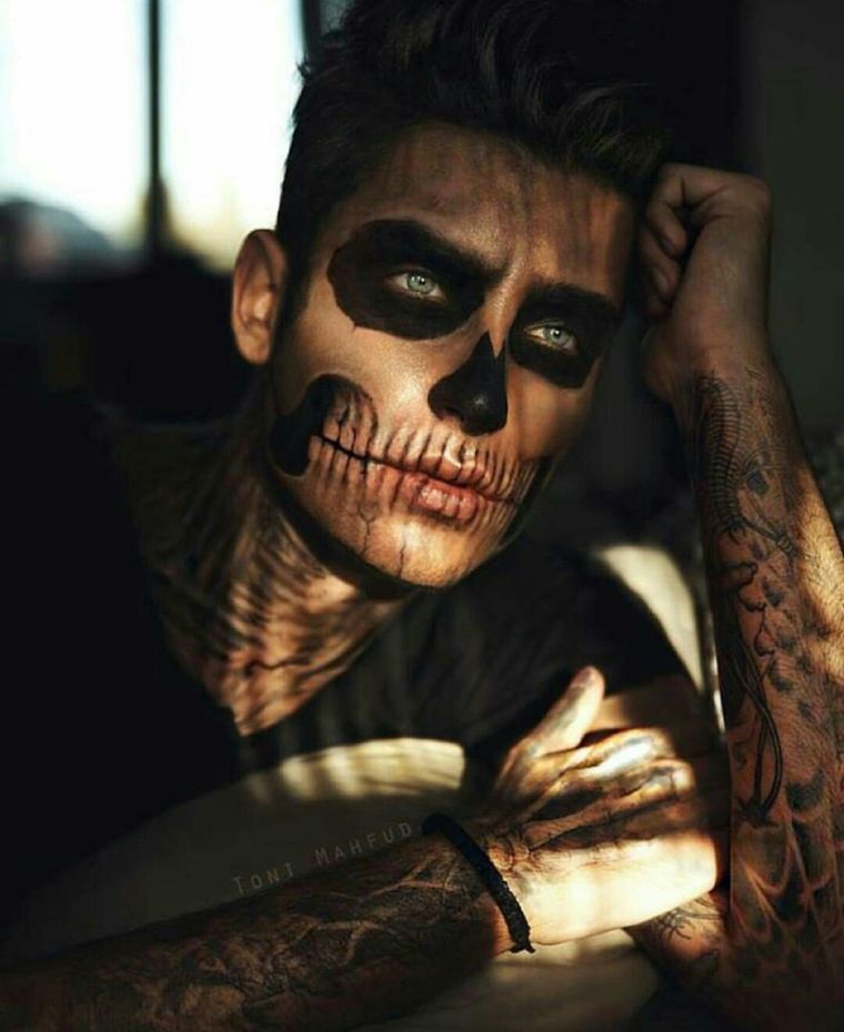 make-up-man-halloween-head-of-mrtvih-enostavno