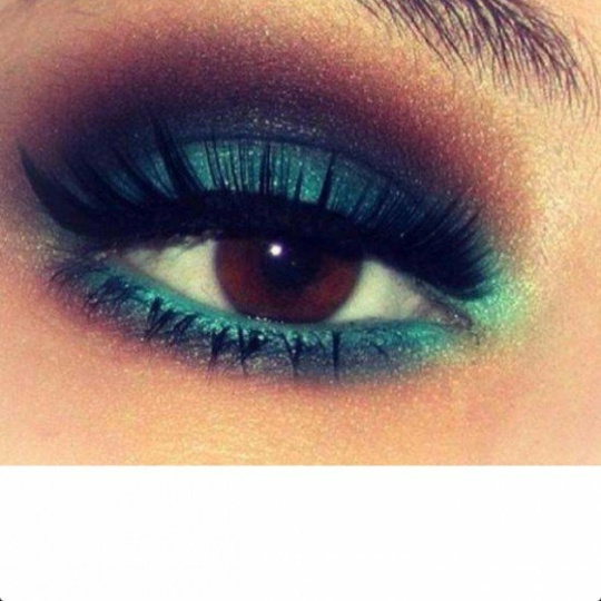 evening makeup green shades