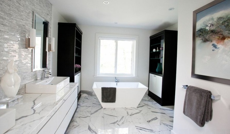 marble deco bathroom