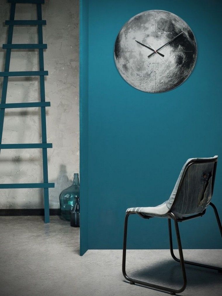 interior idea deco clock armchair wall painting blue trend