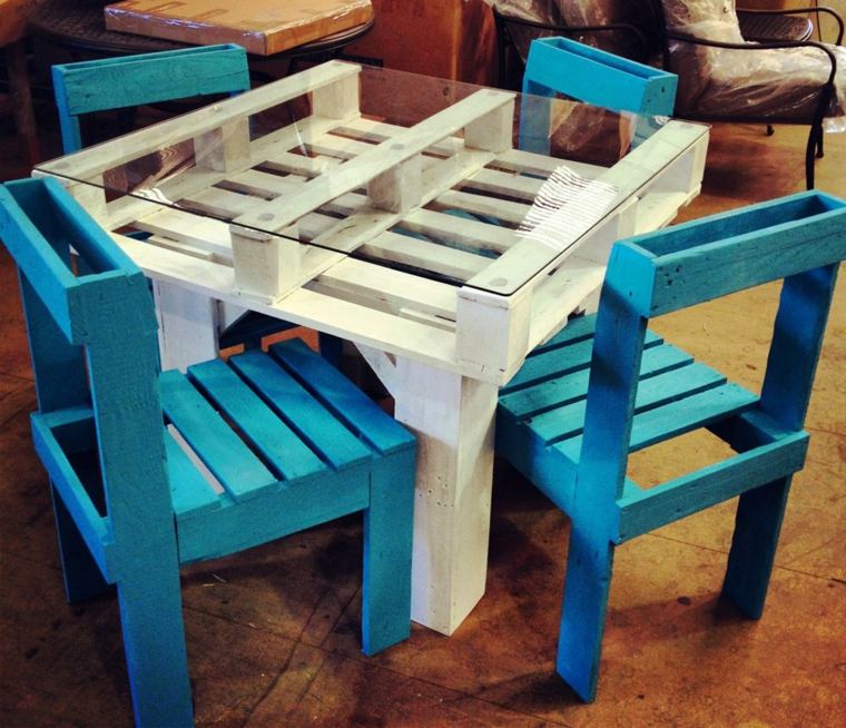 garden table pallet blue chair