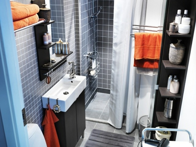 bathroom layout small space idea towels
