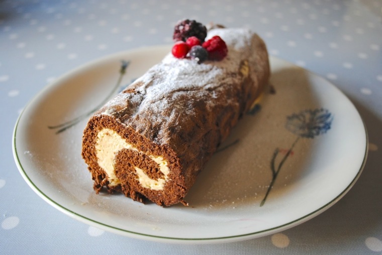 dekoration frukt idé buche de noel hallon