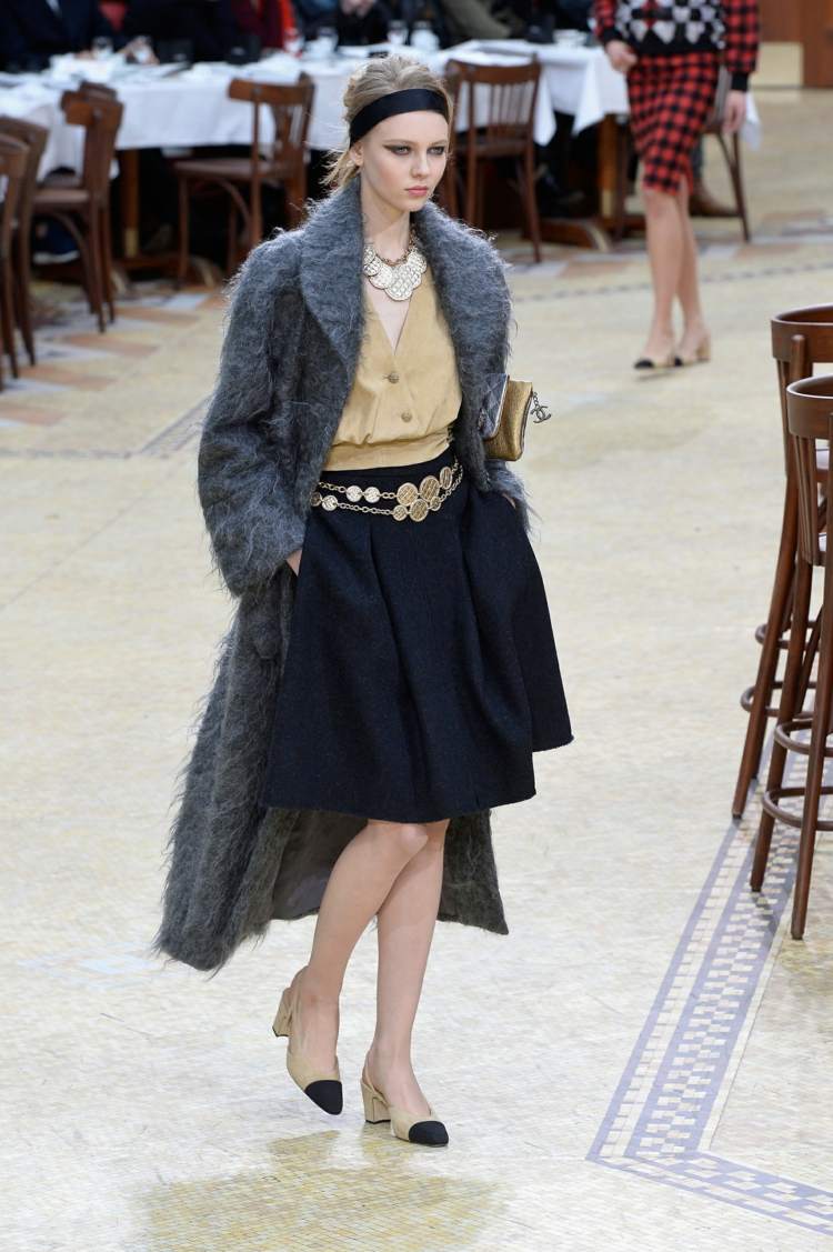 fashion woman autumn Chanel