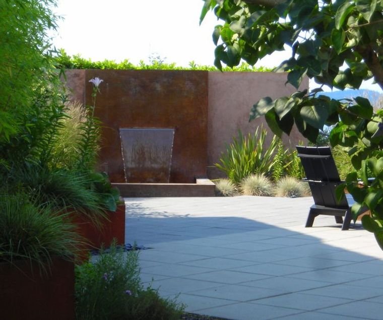 wall of'eau cloture-jardin-exterieur-acier-corten-idee