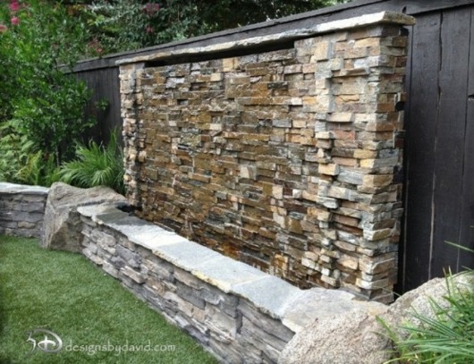 wall water stone deco idea