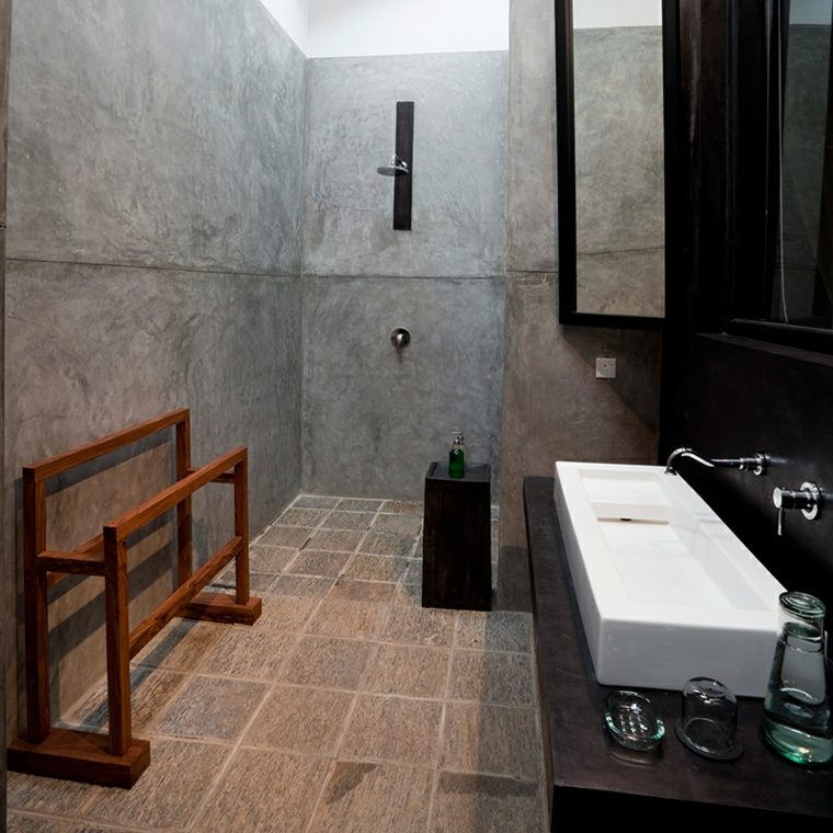 Bathroom In Polished Concrete For A Trendy Layout Spicy Boy - How To Make Polished Concrete Shower Walls