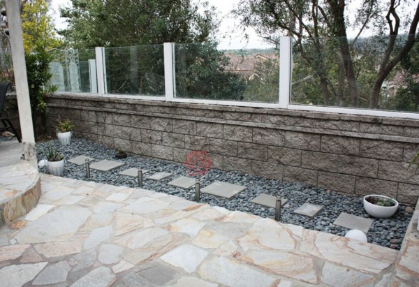 plexi stone wall