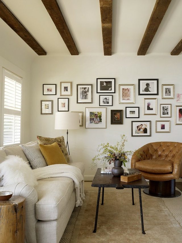 white walls small cozy living room