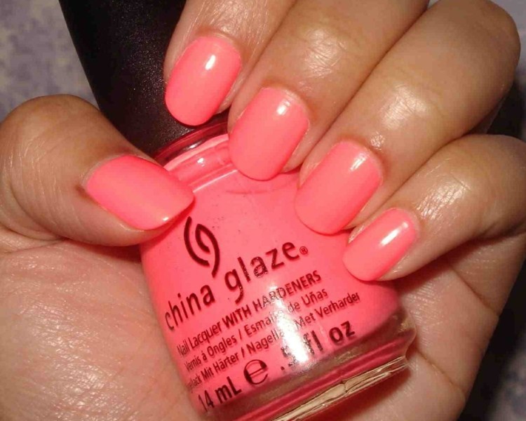 pink woman nail art