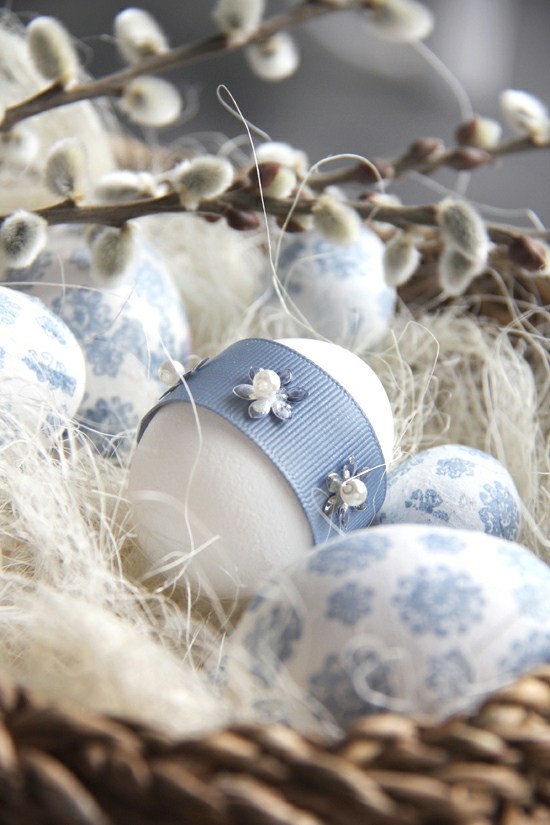 blå hvide æg dekoration