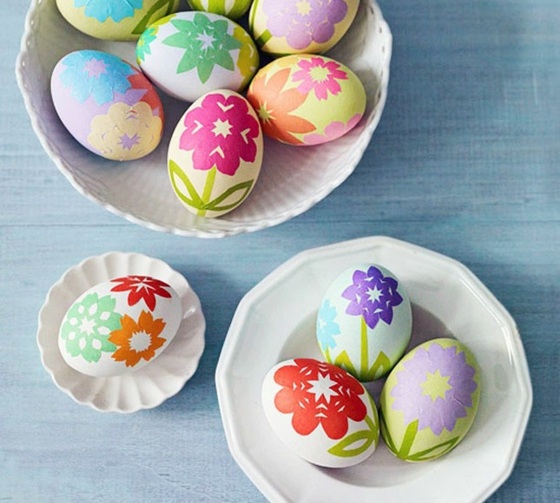 deco eggs floral motifs